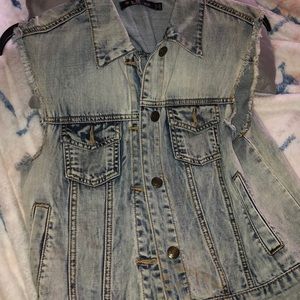 Sleeveless jean jacket